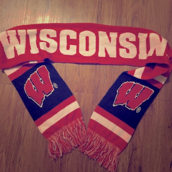 Wisconsin long scarf 🧣 - Picture 2 of 5